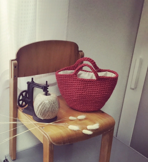 麻ひものバッグや小物、レース編み